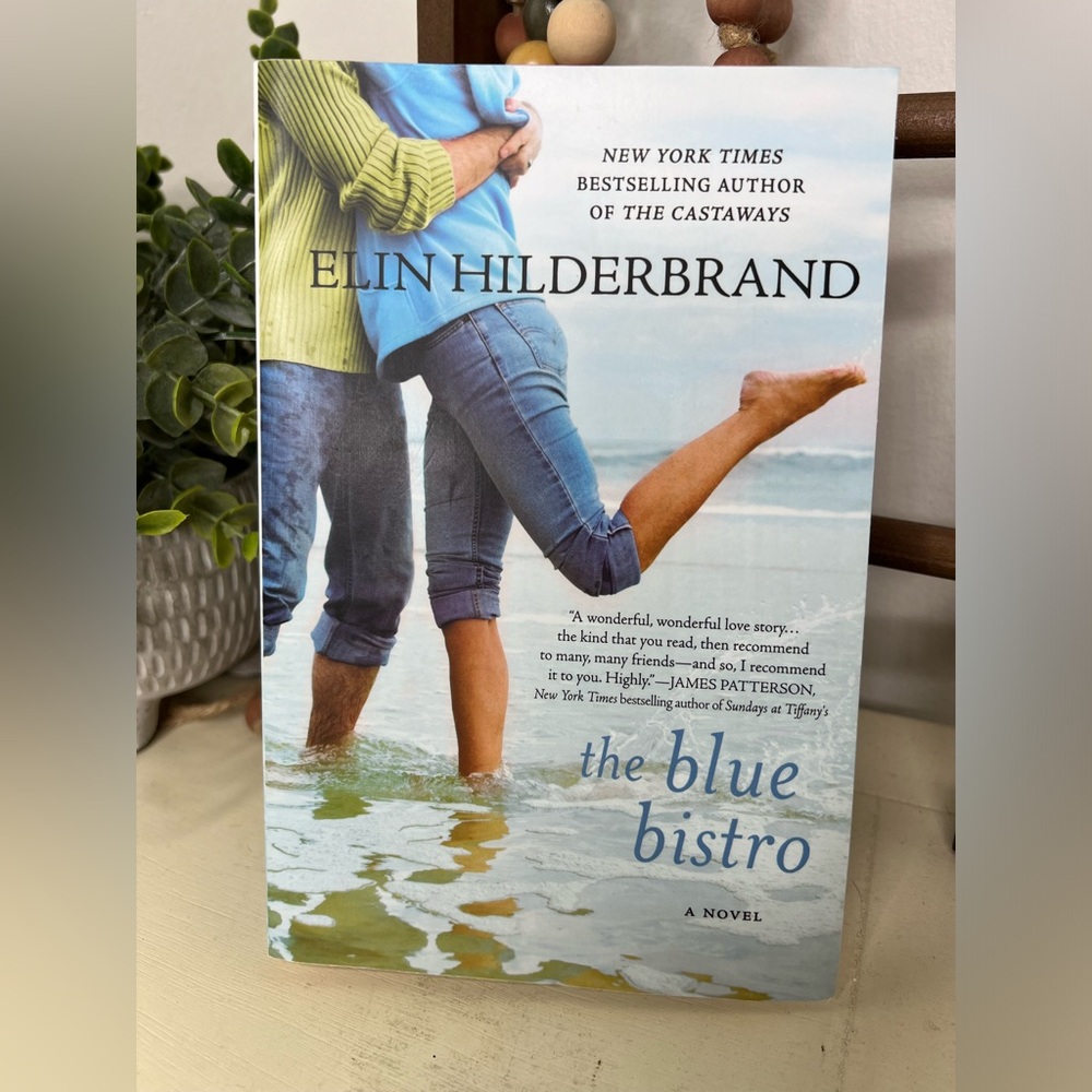 Elin Hilderbrand - The Blue Bistro